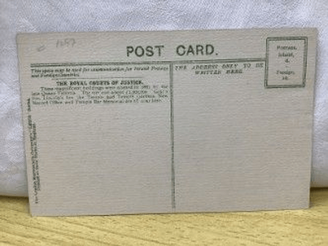 London,  The Law Courts , Unposted  The London Stereoscopic Company Vintage Postcard Our Ref No. A13 £2.25