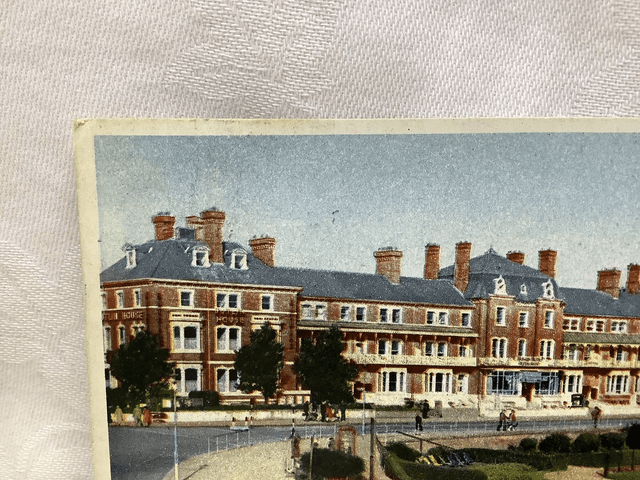 Skegness, North Parade and Gardens, Lincolnshire Posted 1950 Raphael Tuck & Sons Our Ref No. R729 £2.50