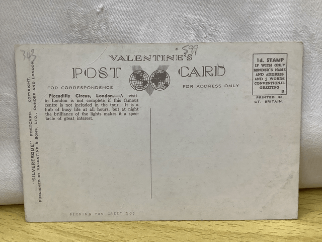 Piccadilly Circus, London - Silveresque Valentine & Sons Vintage Postcard - Our Ref No. A73 £2.25