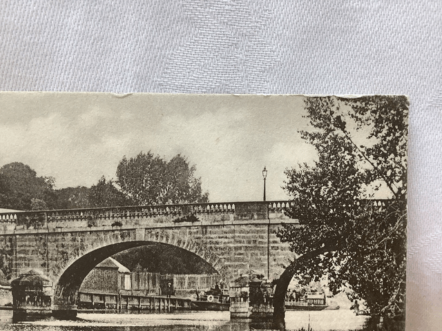 Wallingford Bridge, Thames Valley, Berkshire vintage  The Wrench Series vintage postcard. Our Ref No. R713 £2.50