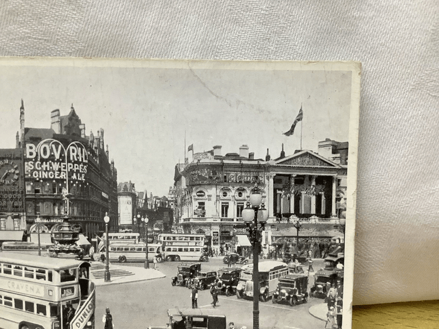 Piccadilly Circus, London - Silveresque Valentine & Sons Vintage Postcard - Our Ref No. A73 £2.25