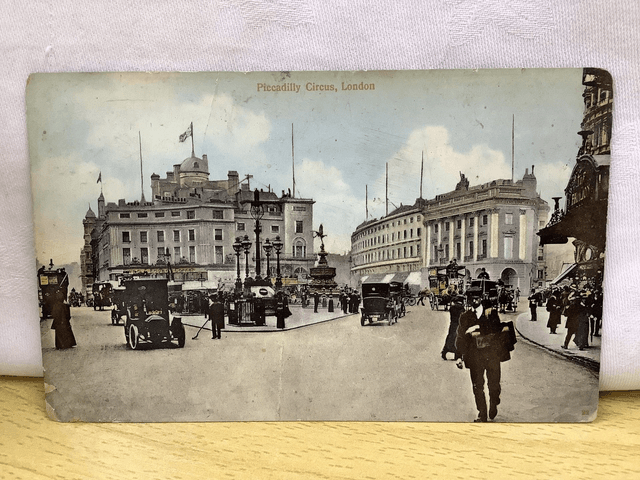 Piccadilly Circus, London -  Posted 1912 unbranded antique postcard Our Ref A120 £2.00