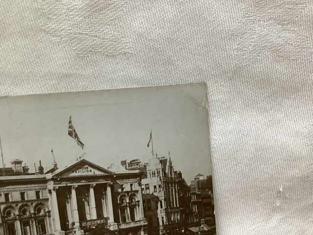 Piccadilly Circus, London - Vintage Hunt's Real Photo Process Postcard No.26081 Our Ref A126 £2.25