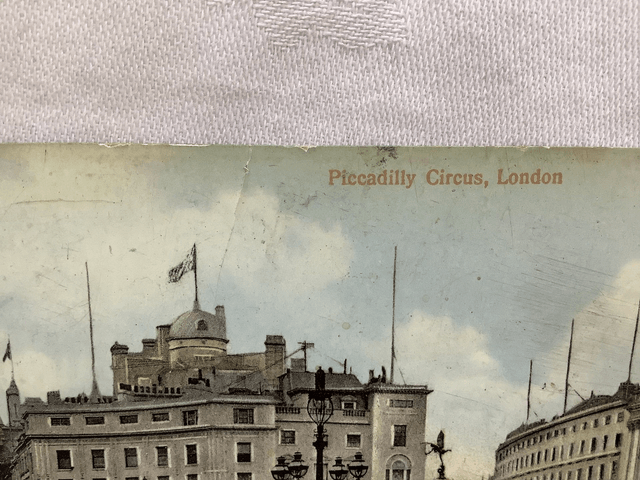 Piccadilly Circus, London -  Posted 1912 unbranded antique postcard Our Ref A120 £2.00