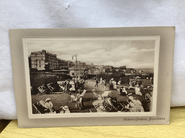 Broadstairs, Victoria Gardens, Kent, Valentine's Series Vintage Postcard. Our Ref No. R574 £2.50