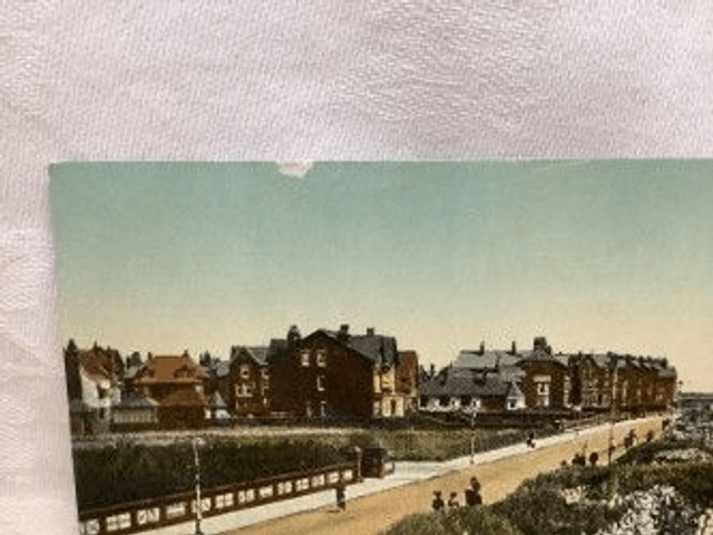 New Gardens, St. Annes-on-Sea, Lancashire, Valentine's Series vintage Postcard. Our Ref No. R540 £2.50
