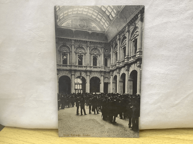 Royal Exchange, London - Vintage Postcard -  Publishers S.S.U. 57 & 59 Ludgate Hill. Our Ref A96 £2.85