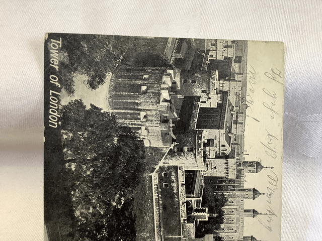 Tower of London , The Classical Series Postcard Posted 1913 postcard No. A186 £2.00