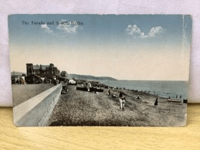 The Parade and Beach, Hythe, Kent, Posted 1925 vintage unbranded postcard. Our Ref No R384 £2.50