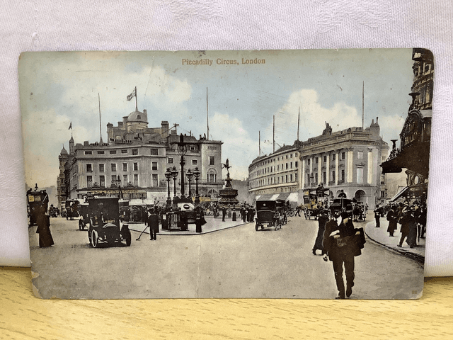Piccadilly Circus, London -  Posted 1912 unbranded antique postcard Our Ref A120 £2.00