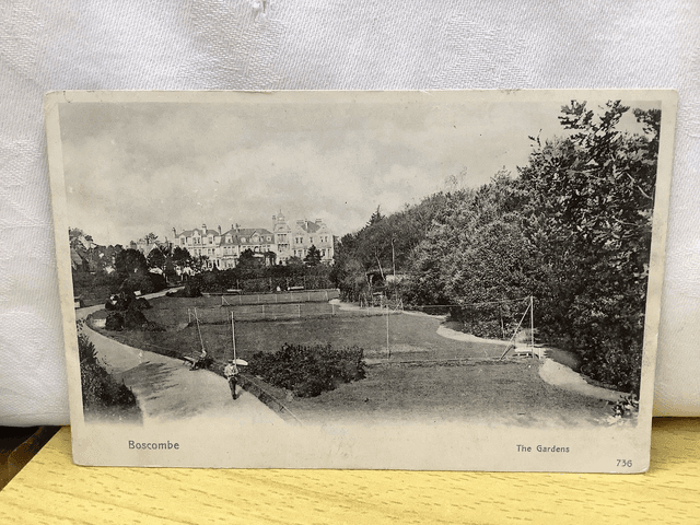 Boscombe, The Gardens, Dorset, vintage J. Davis, Victoria Series Vintage Postcard Our Ref No R673 £2.50