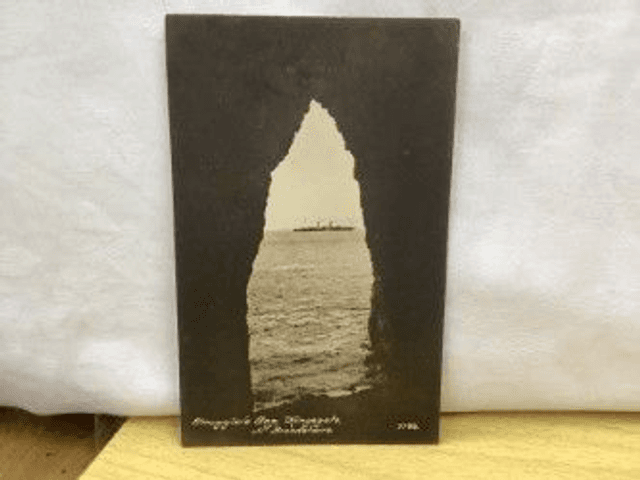 Smuggler&#039;s Gap, Kingsgate, Nr. Broadstairs, Kent, A.C. Wynne, (The Dutch Teahouse) North Foreland Vintage Postcard. Our Ref No R560 £2.50
