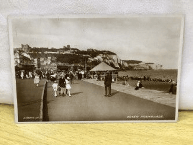 Dover Promenade, Dover, Kent, Posted 1934 Valentines Series postcard. Our Ref  R316 £2.25