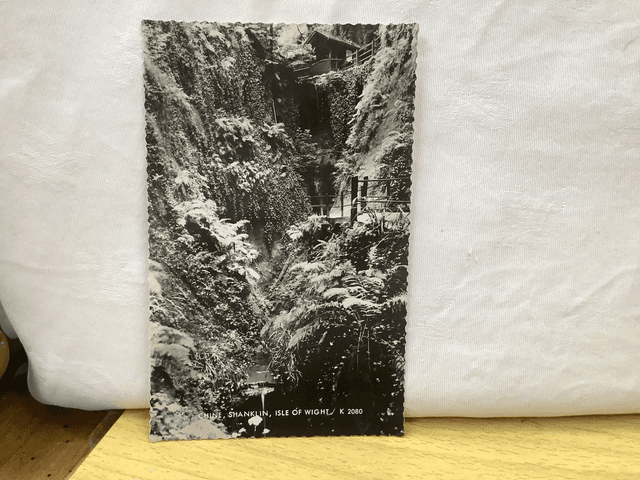 Chine, Shanklin, Isle of Wight, Vintage Valentine&#039;s No. K2080 postcard. Our Ref No. R875 £2.00