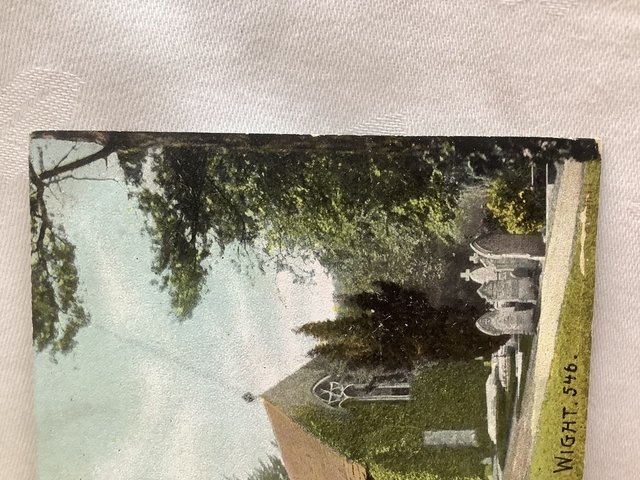 The Old Church, Shanklin, Isle of Wight, The Ideal Series vintage Postcard. Our Ref No. R622 £2.50
