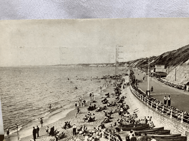 Boscombe, West Beach and Promenade, Dorset, Posted 1958 Dearden & Wade vintage postcard. Our Ref No. R676 £2.50