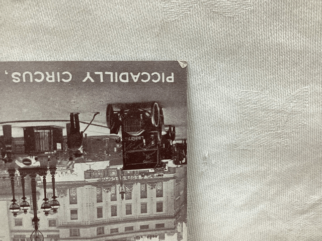 Piccadilly Circus, London - Vintage Unbranded Postcard - Card No. 114-unposted Our Ref A123 £2.50